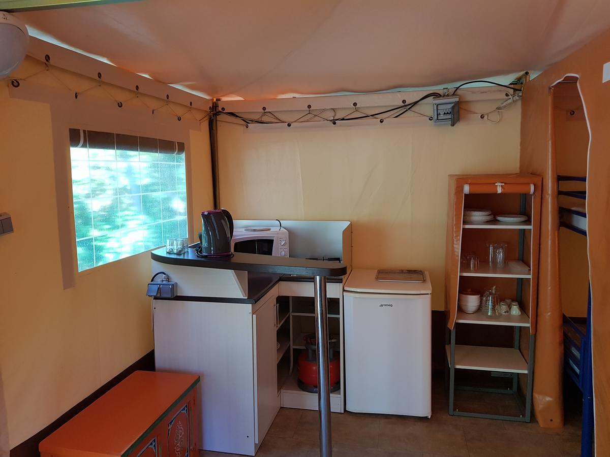 Camping De Graniers Monoblet Екстериор снимка